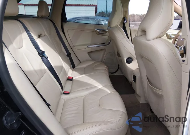 YV4952DZ8C2295299: 44275087