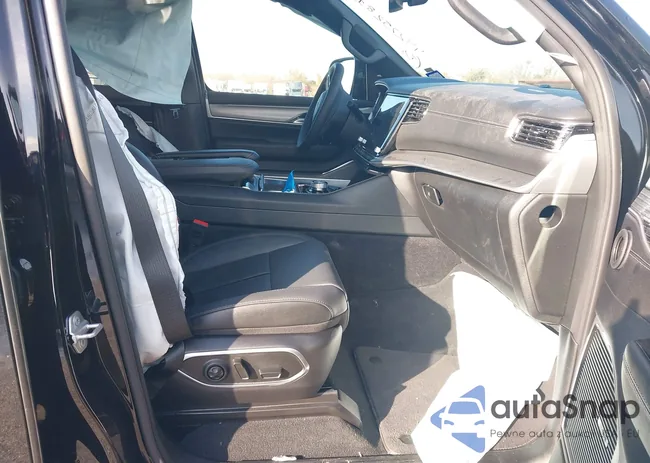 1C4SJVBP5SS526726: 44275281