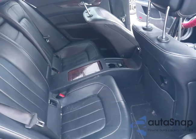 WDDLJ6HB8FA134282: 44275381