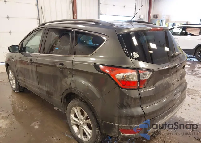 1FMCU0GDXHUD52352: 44274686