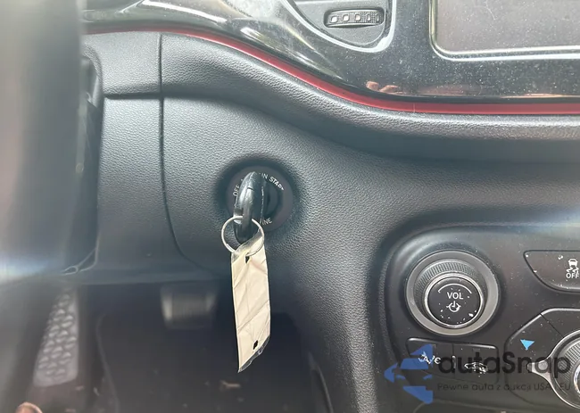 1C3CDFDH1ED703065: 44274737