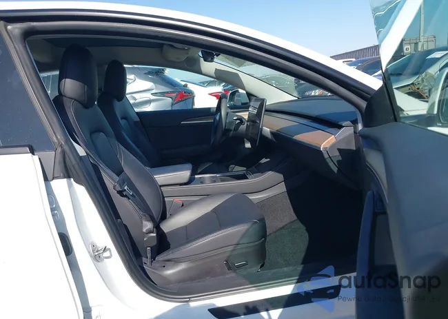 5YJ3E1EA9PF402410: 44274805