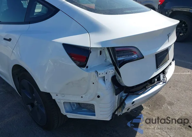 5YJ3E1EA9PF402410: 44274805