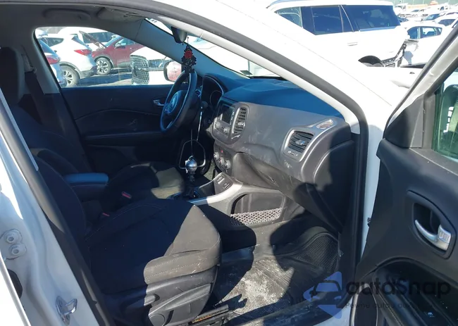 3C4NJCABXJT105671: 44274807