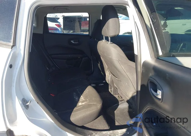 3C4NJCABXJT105671: 44274807