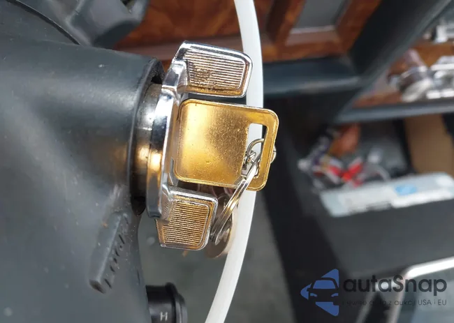 1G4AJ47A5BK160465: 44274831