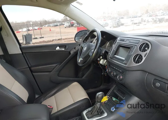 WVGAV7AX8GW600908: 44276098