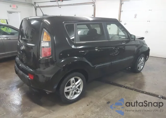 KNDJT2A27B7201413: 44276609