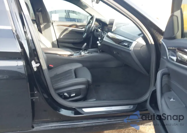 WBA13AG03MCF81022: 44276650