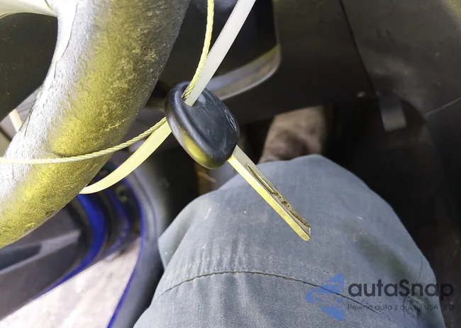 KMHCU5AE9CU013704: 44276663