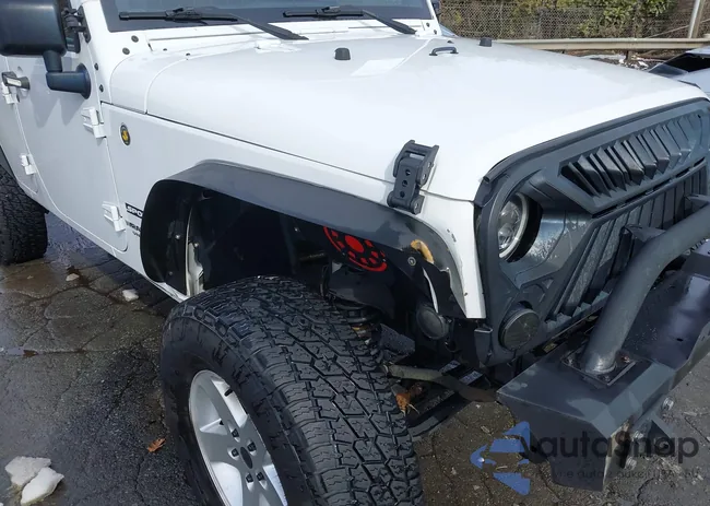 1C4BJWDG6GL242753: 44275750