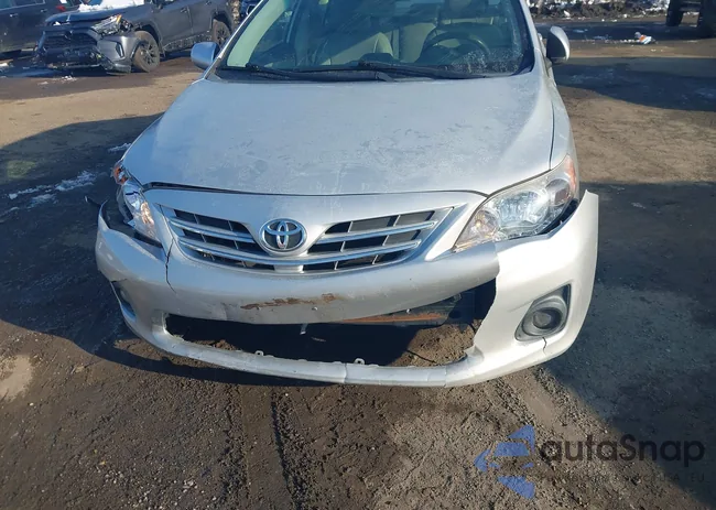 2T1BU4EE3DC051884: 44275985