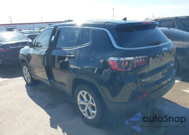 3C4NJDAN8RT175505: 44275996