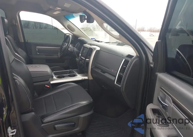 1C6RR6LT2JS127299: 44277196