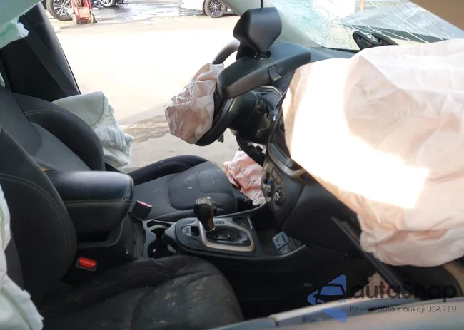 1C4PJLCBXJD538953: 44277203