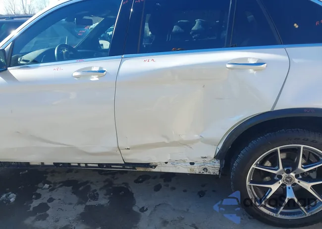 W1N0G8EB3MF905879: 44277245