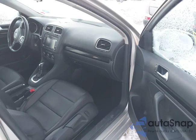 3VWPL7AJ8DM664150: 44277304