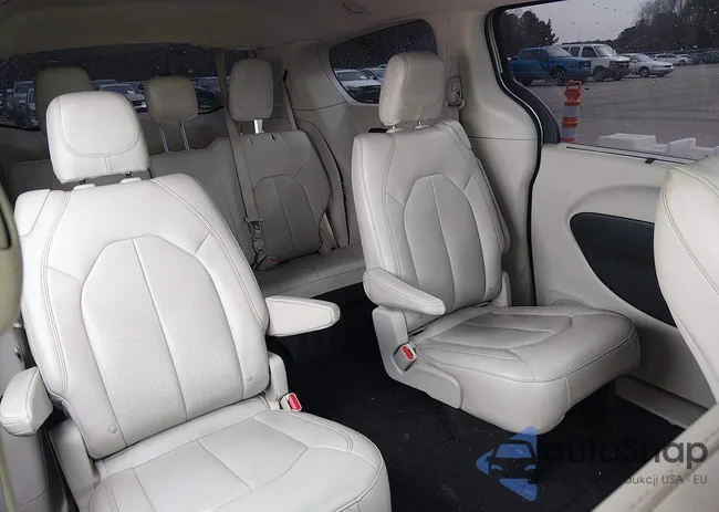 2C4RC1DG0MR527740: 44277401