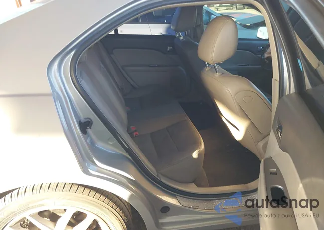 3FAHP0JA2AR334740: 44277640