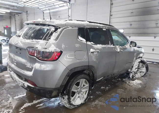 3C4NJDBB9NT135254: 44276928