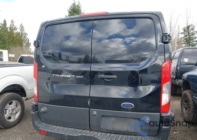 1FTYR2YMXHKB57739: 44278218