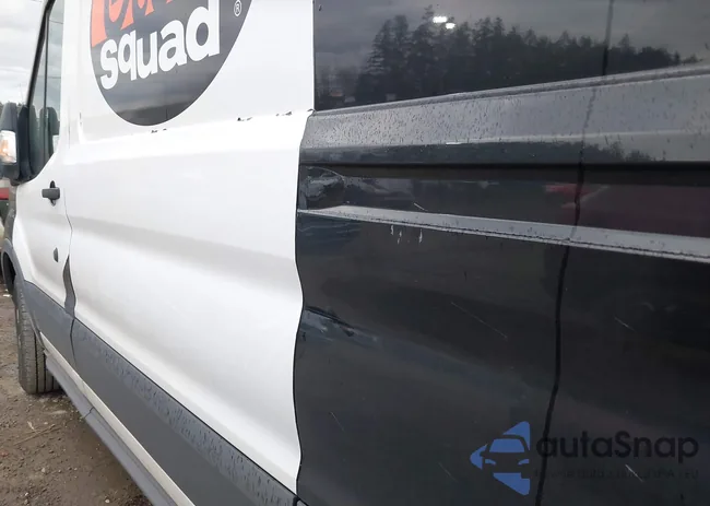 1FTYR2CM6FKA73065: 44278226