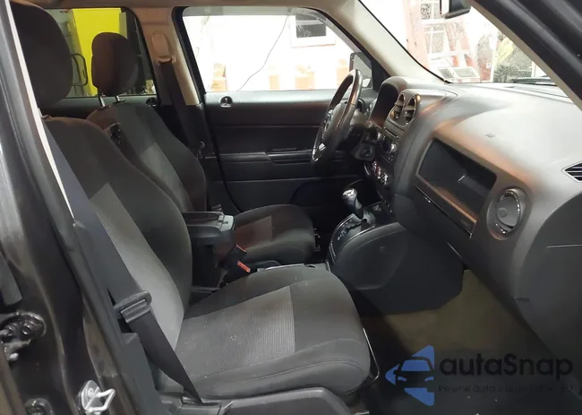 1C4NJRFB5HD144227: 44278372