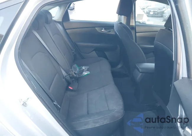 3KPF24AD1KE084126: 44278434