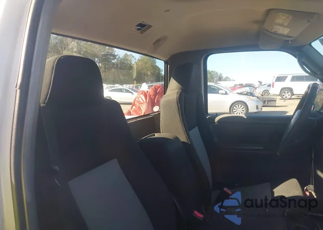 1FTYR10D89PA35598: 44277688