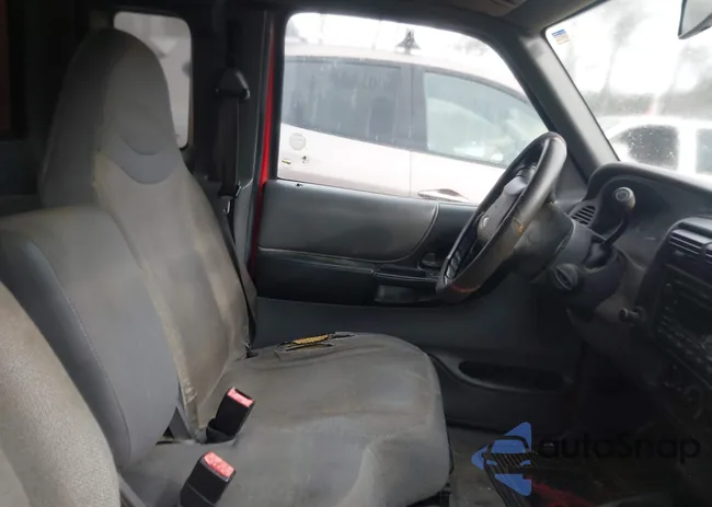 1FTYR44U82TA54595: 44277780