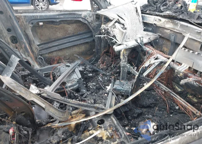 KM8R5DHE0MU307162: 44277881