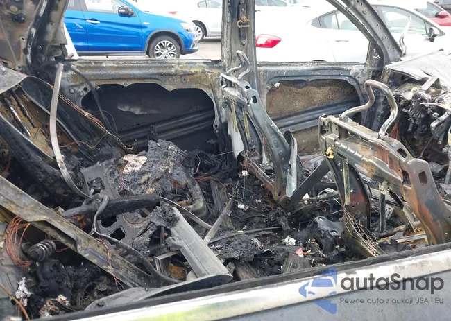 KM8R5DHE0MU307162: 44277881