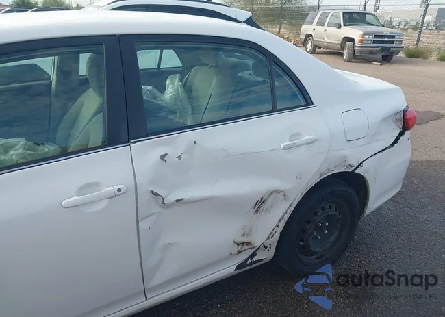 2T1BU4EE8DC013129: 44277887