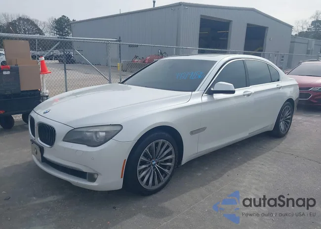 WBAKB4C59BC574080: 44279186