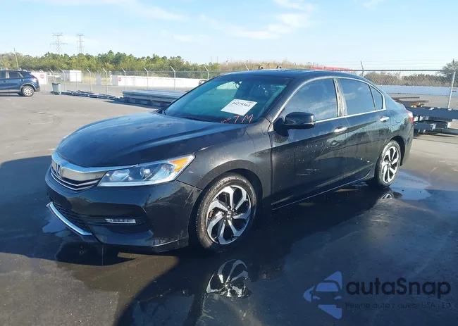 1HGCR2F82GA236943: 44279361