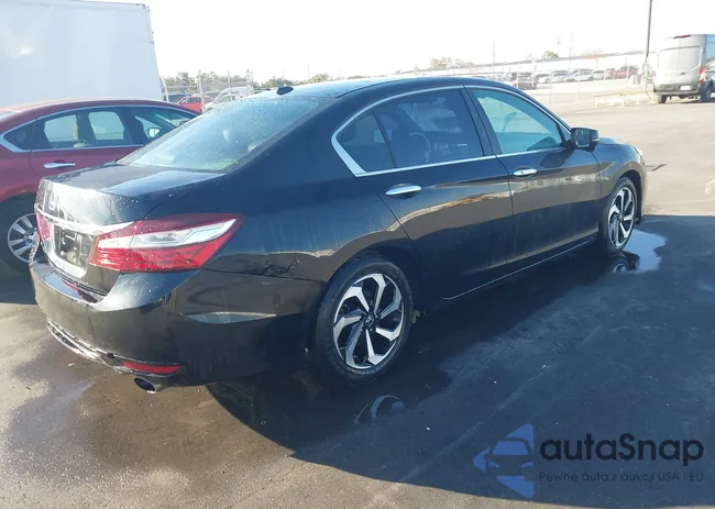 1HGCR2F82GA236943: 44279361