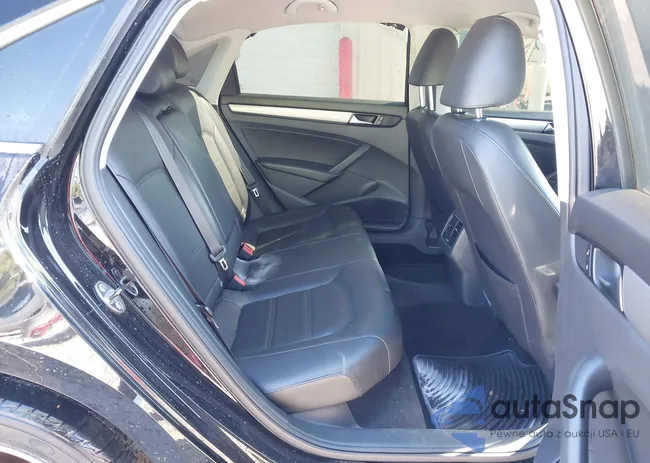 1VWBT7A39EC106869: 44279402