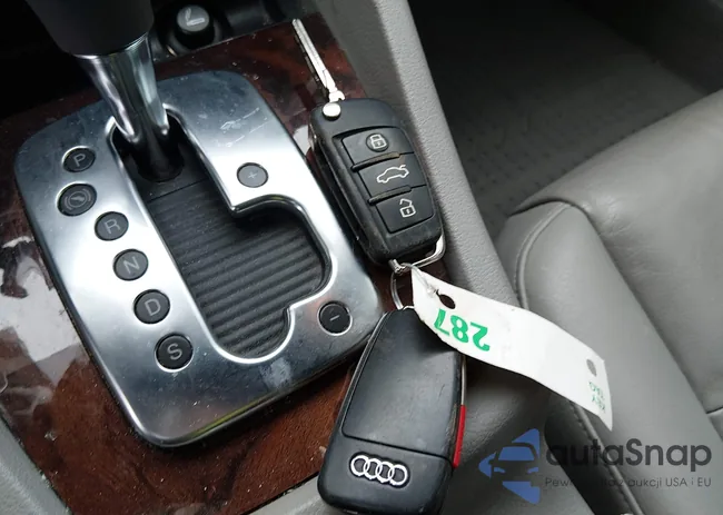 WAUDH78E18A138331: 44279427