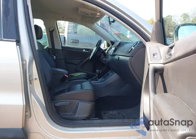 WVGAV3AX3EW542521: 44279431