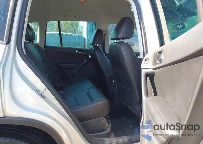 WVGAV3AX3EW542521: 44279431