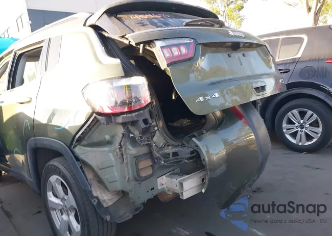 3C4NJDBB9MT560746: 44278883