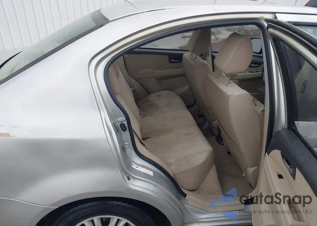 JS2YC5A38C6303857: 44280237