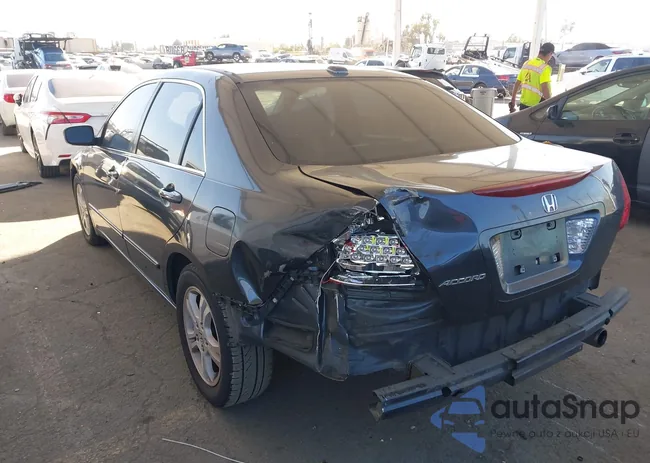 1HGCM55877A120851: 44280618