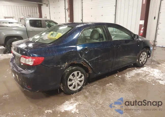 2T1BU4EE3BC686214: 44279769