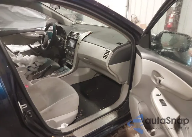 2T1BU4EE3BC686214: 44279769