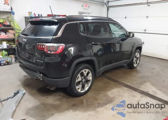 3C4NJDCB3JT266978: 44279977