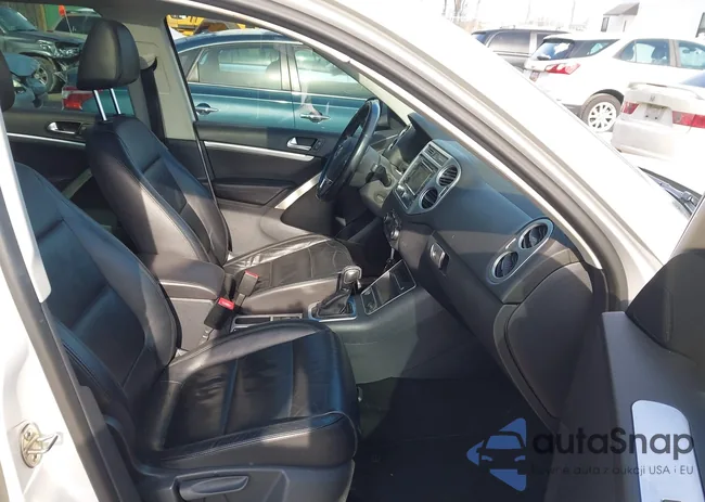 WVGBV7AX2CW568116: 44279984