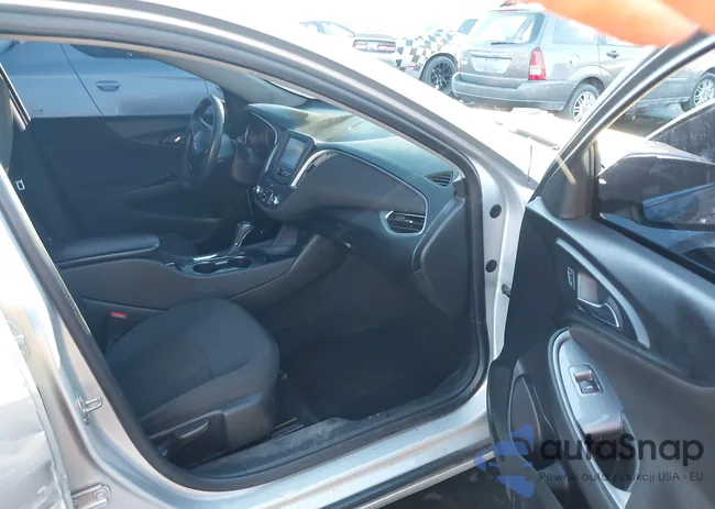 1G1ZB5ST2GF309426: 44281102