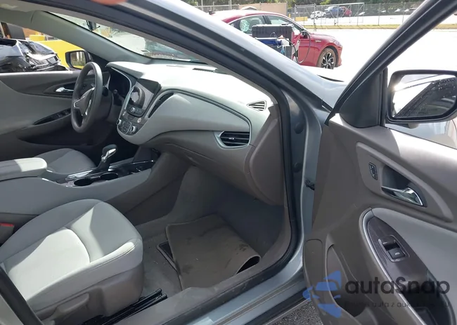 1G1ZD5ST6SF155225: 44281351