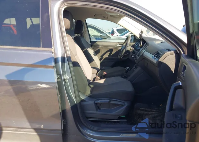 3VV1B7AX6KM061888: 44281354